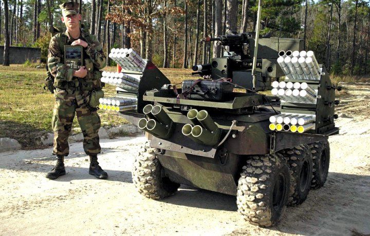 Америка покажет массовое применение военных роботов в 2017 году.