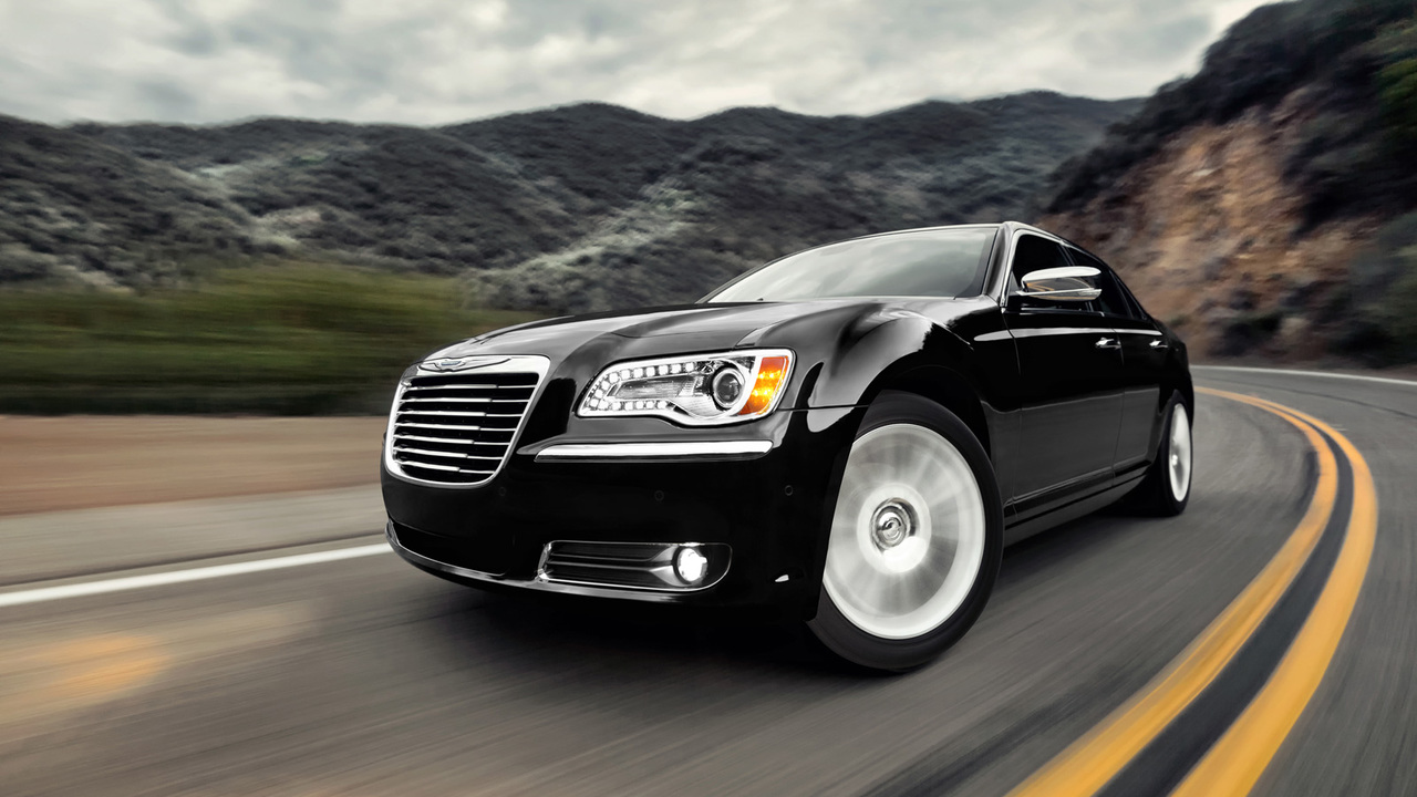 В июне руководство Chrysler объявляло, что отзывает 630 тысяч внедорожников из-за дефектов в работе подушек безопасности и ремней безопасности. Фото: blogs.automotive.com