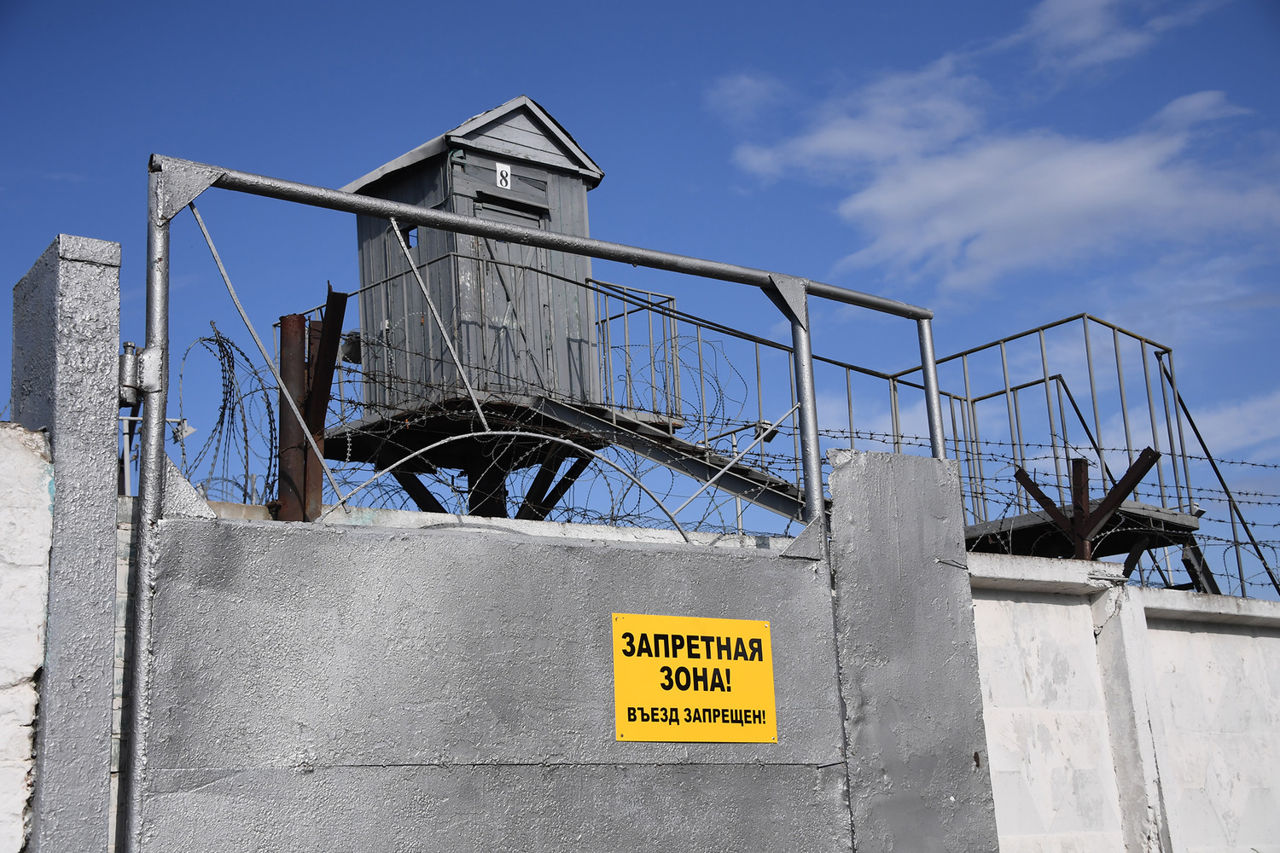 В Калмыкии осужденные напали на сотрудников колонии, есть жертвы.