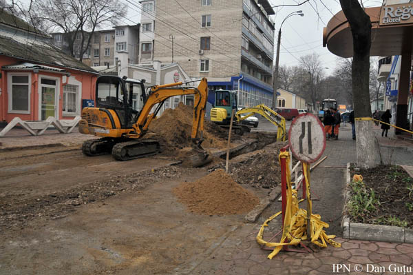 Lucrările urmează să se încheie către ora 19.00. După finalizarea acestora, livrarea serviciilor de alimentare cu apă va fi reluată la parametrii planificaţi.