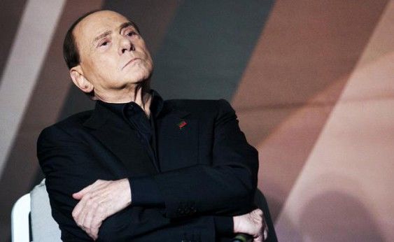 Берлускони успешно прооперирован.