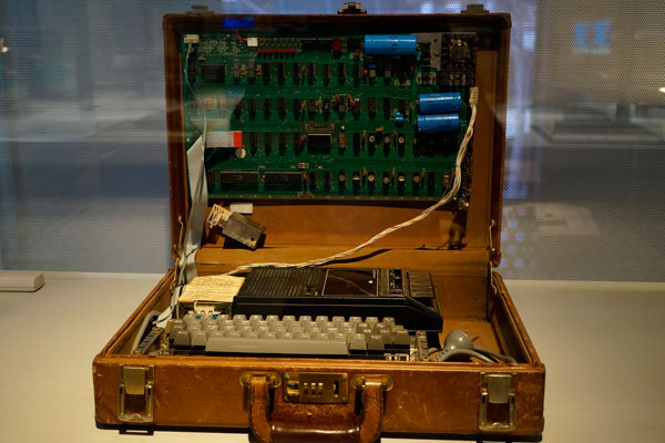 Проданный компьютер Apple-1 находится в рабочем состоянии.