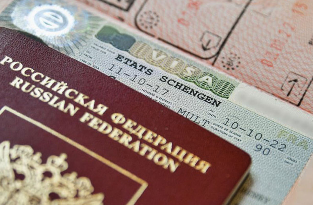 UE se pregătește să înăsprească regulile de acordare a vizelor pentru ruși.
