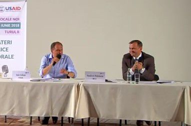 Чебан и Нэстасе встретились в ходе дебатов и обменялись яркими репликами.