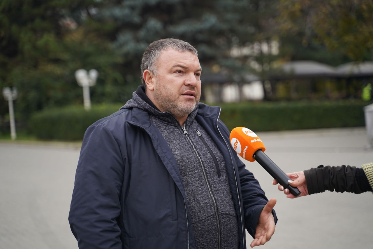 Одинцов призвал выйти в четверг на акцию протеста у парламента. Фото: Point.md
