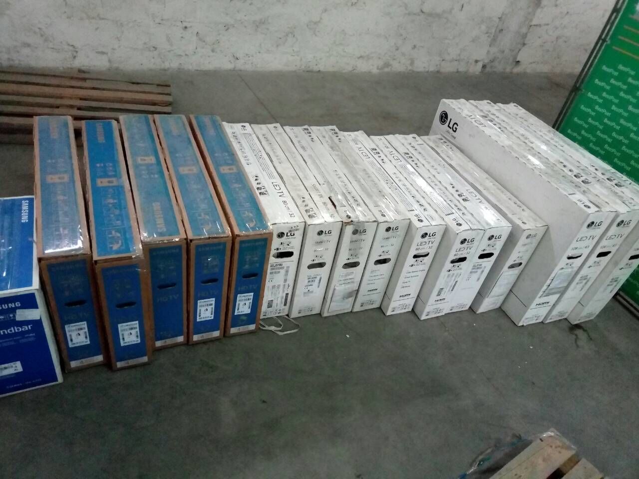 Schemă de contrabandă prin intermediul trimiterilor poștale, destructurată.