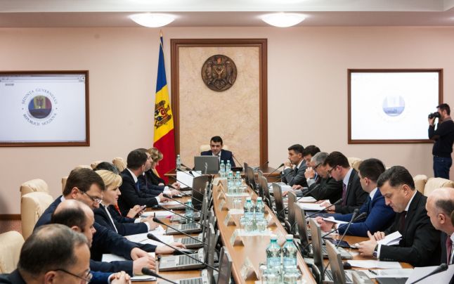 Experţii precizează că legile promovate în anul 2014 nu sunt calitative. Foto: adevarul.md