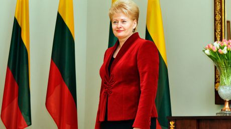 Președintelui Lituanian, Dalia Grybauskaite, a fost decorată cu „Ordinul Republicii”. Foto: theglobalpanorama.com