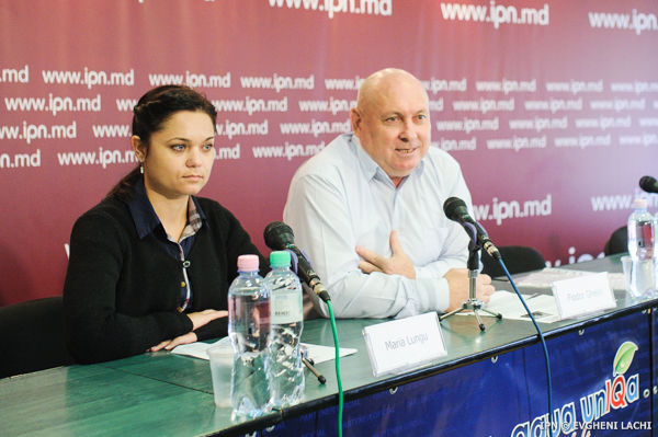 Membrii Asociaţiei Obşteşti „Moldova Mea” solicită Mitropolitului Vladimir să plece benevol din funcţie.