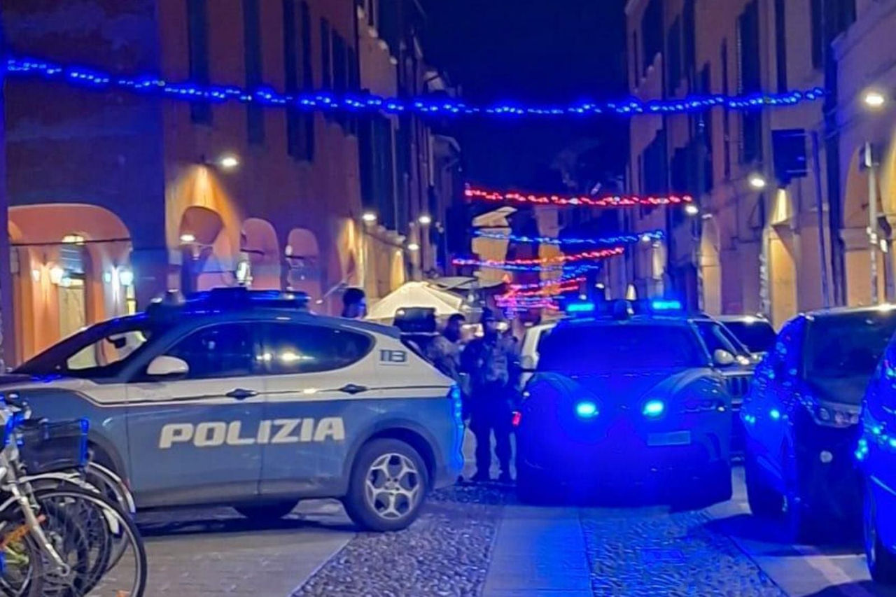 Un moldovean și un tunisian au evadat din închisoarea din Bologna pe schele de construcție.