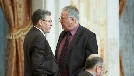Motivul pentru care Valeriu Zubco ar trebui să își prezinte demisia este participarea benevolă a domniei sale la această conjurație a tăcerii. 