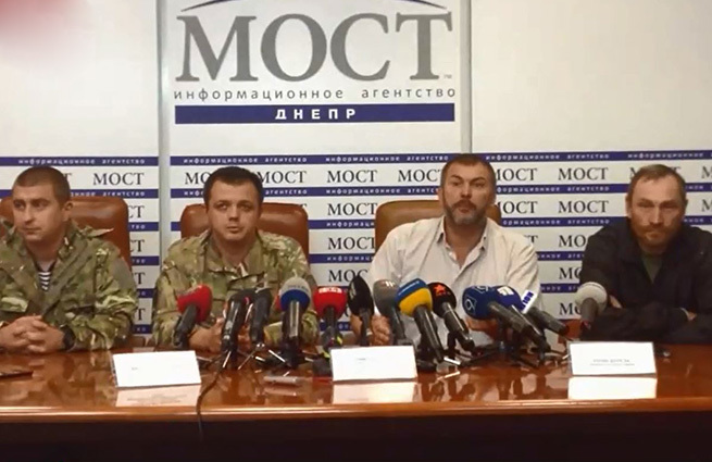 "Мы попали в окружение не потому, что мы плохие, не потому, что мы дураки, а мы попали туда из-за измены".