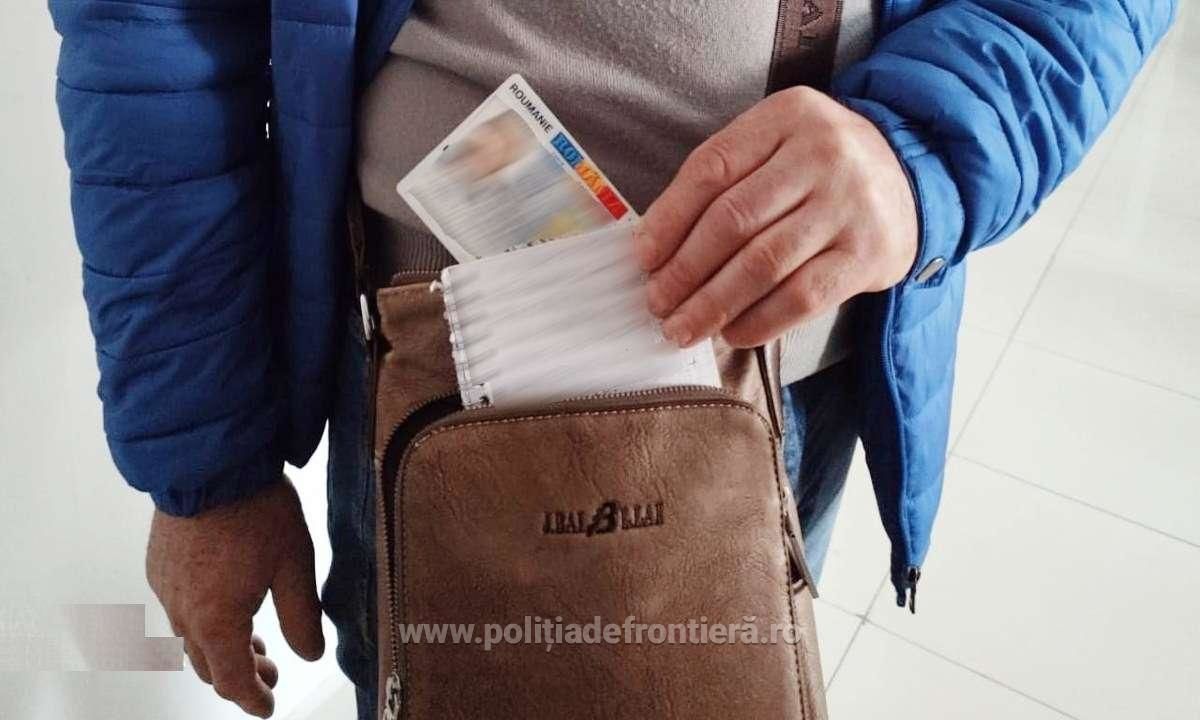 Молдаванин пытался спрятать от румынских пограничников фальшивое удостоверение.