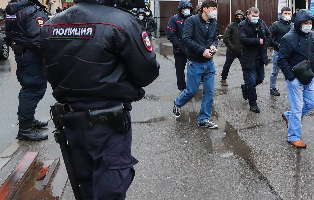 Иностранцев не будут депортировать из России до 15 июня 2021 года.