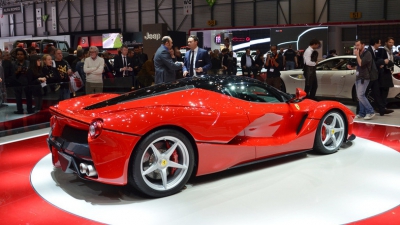 В компании Ferrari соберут 499 экземпляров гибридного гиперкара LaFerrari, и у каждого из них уже есть владелец.