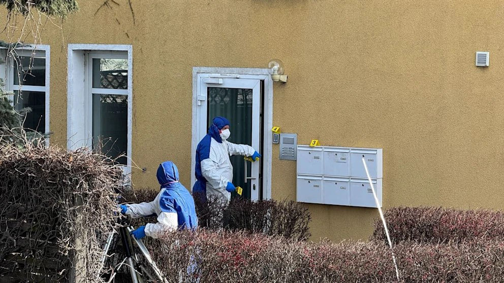 Немецкая полиция застрелила афганца, угрожавшего людям ножом.