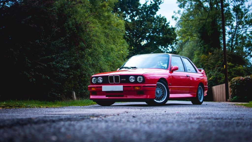Un șofer de BMW, amendat de 3 ori într-un km, de aceiaşi poliţişti. Foto: auto-bil.ro