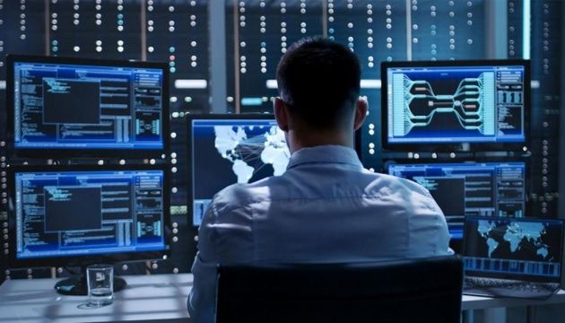 Во Франции наберут дополнительно 1500 "киберпатрульных".