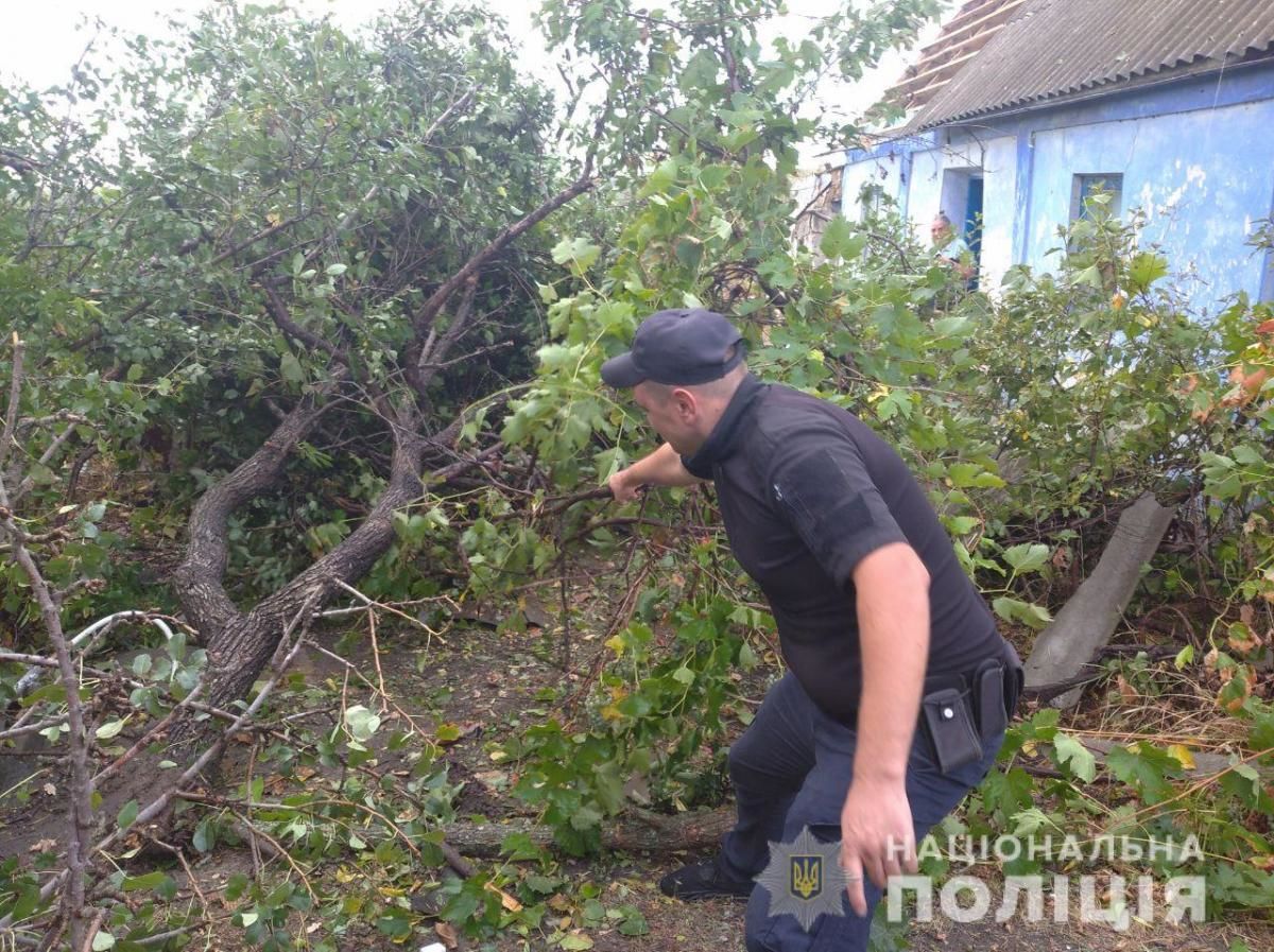 После урагана Херсонщину накрыло мощными ливнями: разрушенные дома залило водой.