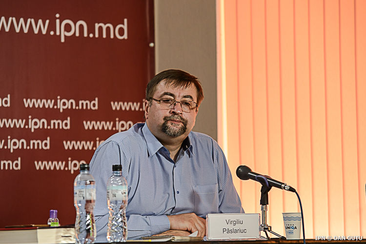 Доктор исторических наук, преподаватель университета Вирджилиу Пысларюк.