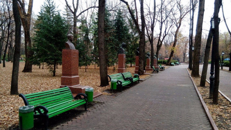 Расходы на установку бюста и мемориальной таблички возьмут на себя местные власти.