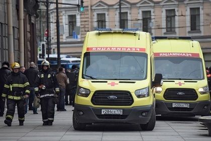 В списке значится 51 человек, в том числе четыре женщины, личности которых не установлены.