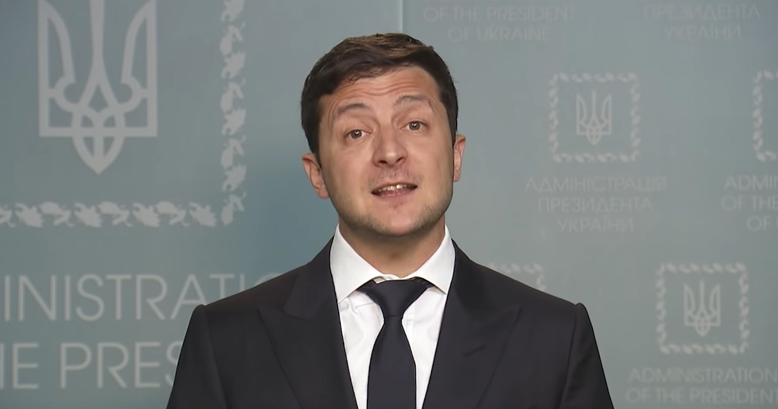 Зеленский предложил Путину встретиться в Минске.