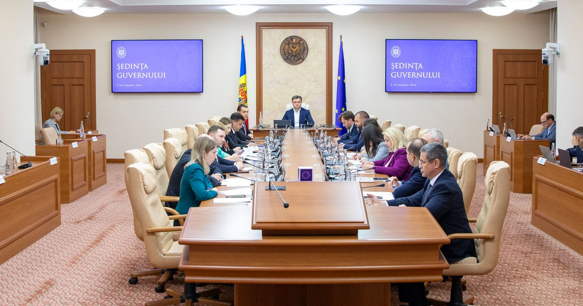 Власти начали обсуждать кадровые перестановки в правительстве.