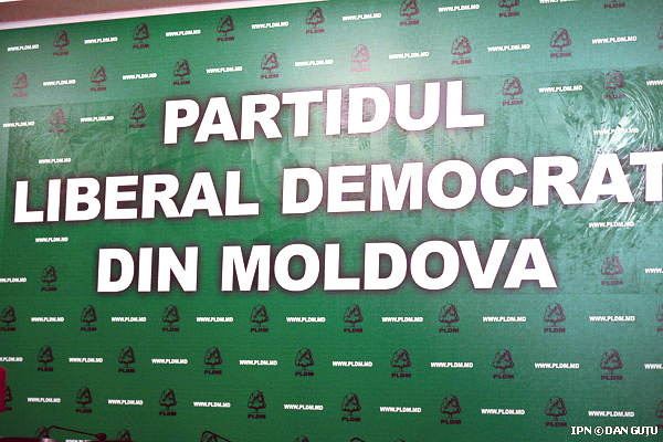 Ședința Biroului Politic al PLDM a avut loc în lipsa lui Vlad Filat, care potrivit unui membru al biroului politic al PLDM refuză comunicarea cu colegii de partid, cu excepția catorva oameni foarte apropiați.