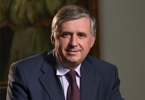 Înainte de fraudele de proporţii, această caracatiţă schimba legislaţia. Foto: infotag.md