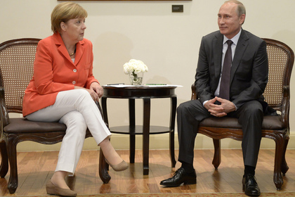 Putin și Merkel au avut un dialog constructiv, foarte aprofundat, în cursul căruia au discutat în detaliu opțiunile posibile pentru a reglementa situația din Ucraina.