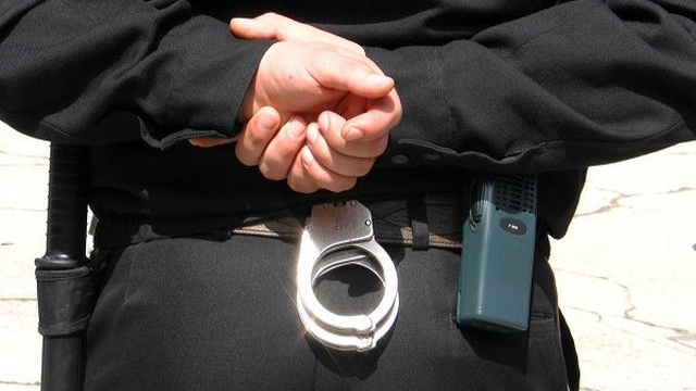 Так, 19 октября двое полицейских, находясь в подпитии, столкнулись в одном из мест города и повздорили.