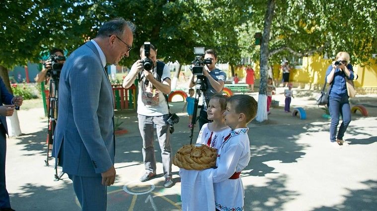 Daniel Ioniță a participat la inaugurarea grădiniței din satul Ratuș. Foto: radiochisinau.md