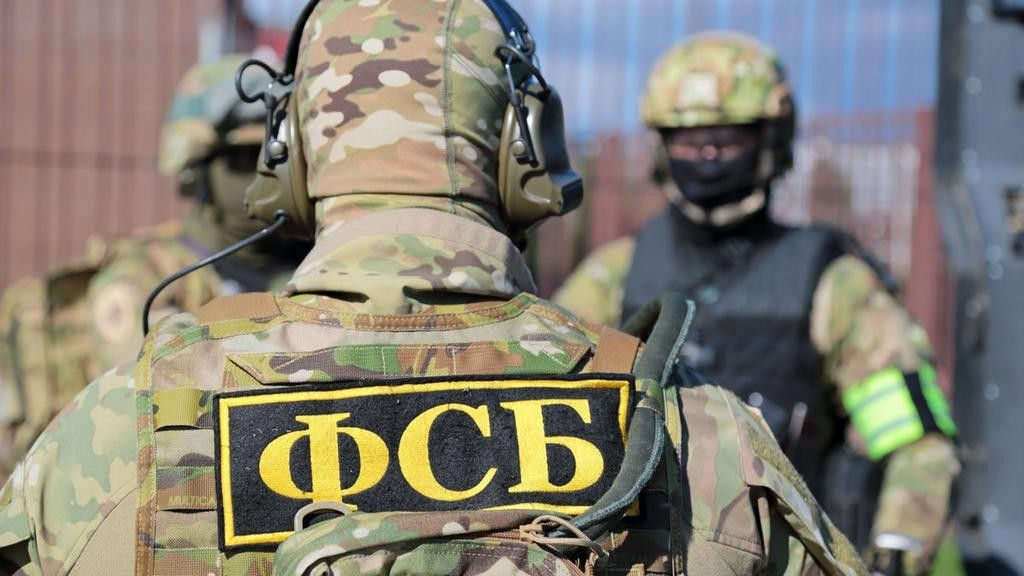ФСБ: Корреспондент WSJ из США задержан в Екатеринбурге по подозрению в шпионаже.