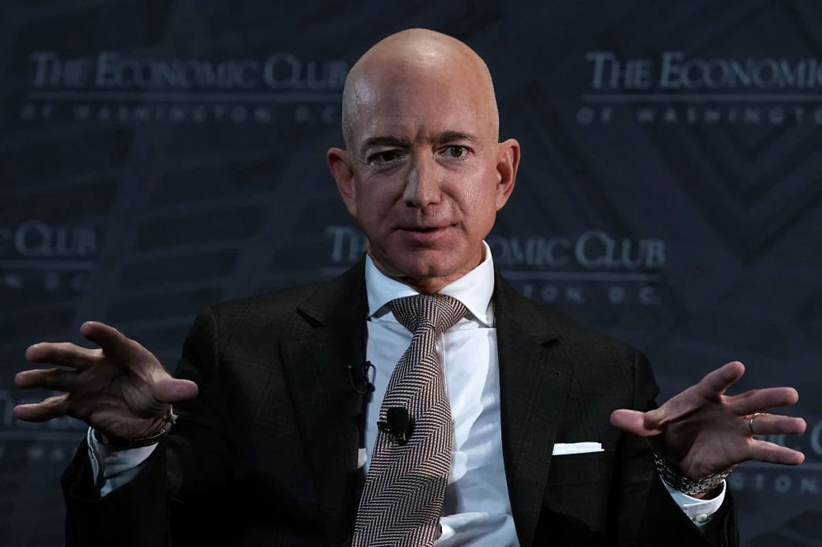 Джефф Безос продаст акции Amazon на сумму около 5 миллиардов долларов.