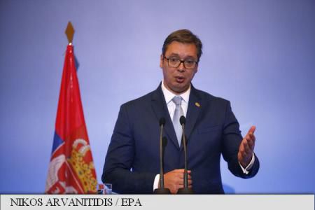 Trei persoane arestate, după ce au intrat cu mașina în convoiul președintelui sârb. Foto: agerpres.ro