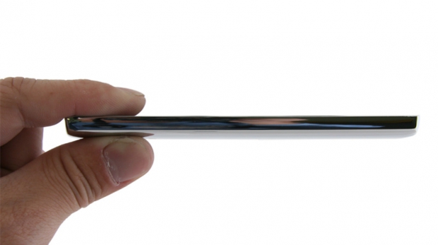 Mai mult, device-ul va fi disponibil în versiunile de 16 GB şi 32 de GB, la un preţ de 475$, respectiv 523$.