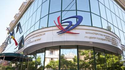 Patru angajaţi de la "Registru" au fost reţinuţi de ofiţerii CNA într-un dosar de trafic de influenţă.