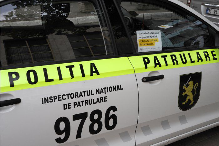Mai mulţi şoferi s-au ales cu amenzi și puncte de penalizare. Foto: canal3.md