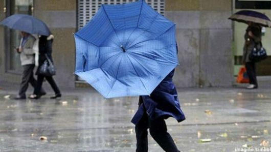 Предупреждение вступает в силу во второй половине дня сегодня и продлится весь завтрашний день.