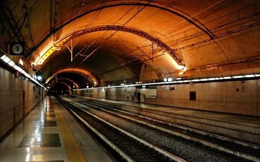 Un moldovean in varsta de 30 de ani a fost gasit mort intr-o galerie subterana de cale ferata din Italia.