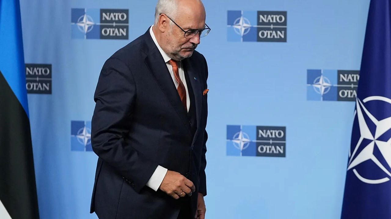 Правительство и оппозиция Эстонии критикуют президента за призыв к прямым переговорам с Россией.