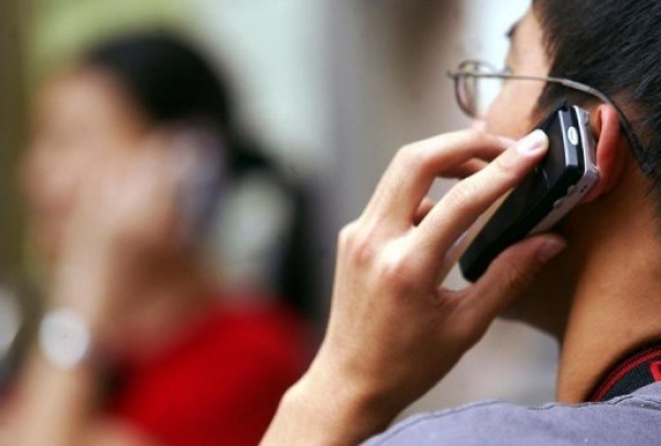 Raportat la perioada corespunzătoare a anului trecut, numărul telefoanelor mobile active a scăzut cu 3,8%.