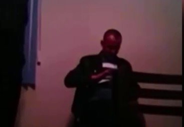 Примечательно, что чиновник даже сам вызвал полицию.
