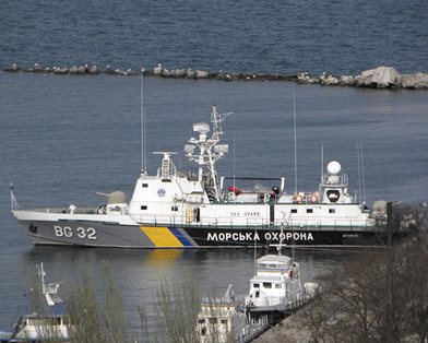 Все корабли морской охраны Украины покинули Крым и прибыли в порты Одессы и Мариуполя.