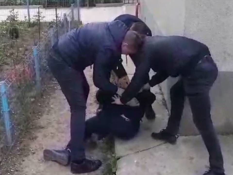 Полицейские задержали мужчину, ограбившего девушку в Ставченах.