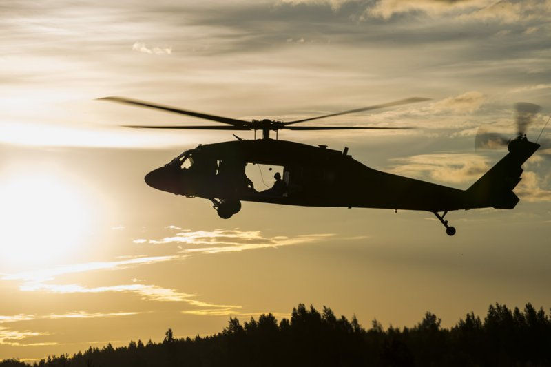 Над Кишиневом летал вертолет Black Hawk: это учения.
