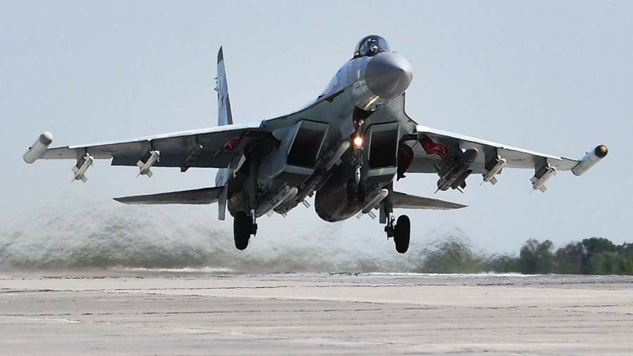 НАТО повысило готовность авиации после инцидента с российским Су-35 в Черном море.