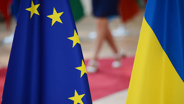 Евросоюз намерен выдать Украине помощь в миллиард евро двумя траншами.