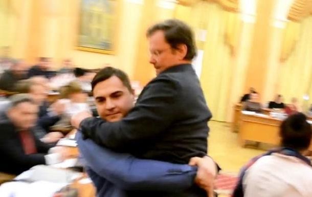 Инцидент произошел во время выступления Боровика с трибуны.